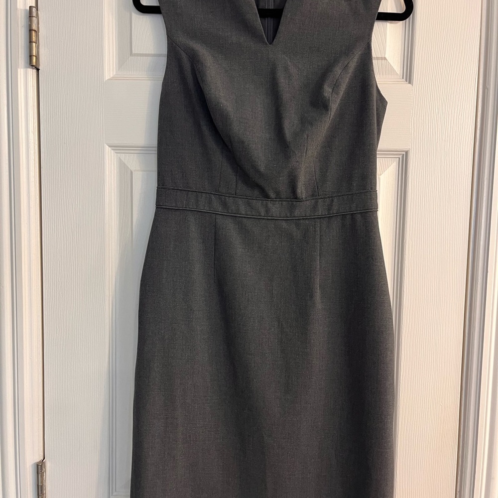 The Limited Gray Sleeveless V-Neck Sheath Dress